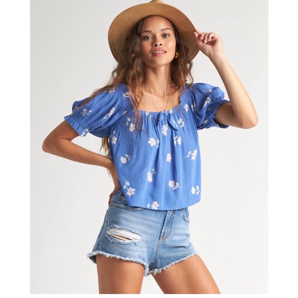 NWT Billabong Cropped Blue Top